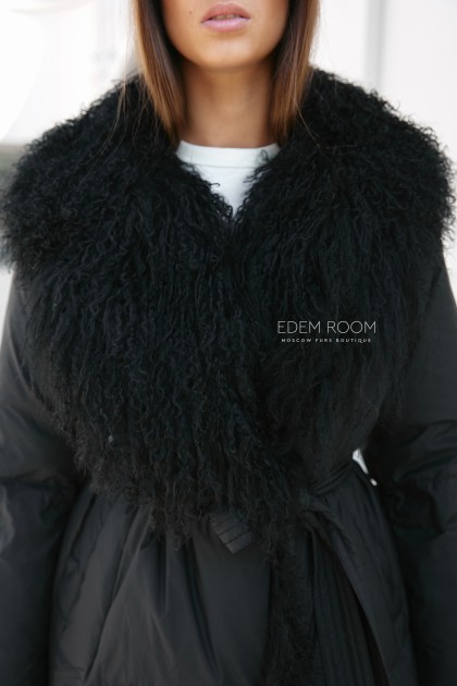 пуховик с воротником из ламы