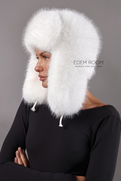 белая шапка ушанка из экомеха