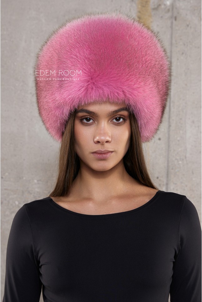розовая шапка из меха
