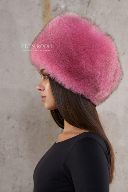 розовая шапка из меха