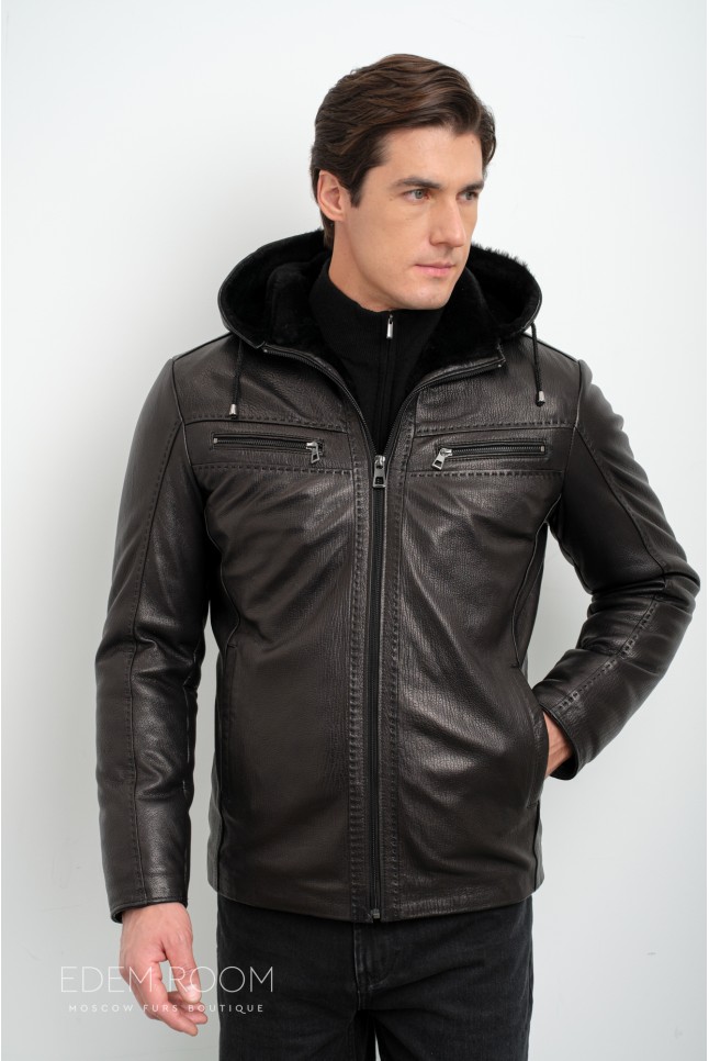 короткая куртка - дублёнка с капюшоном