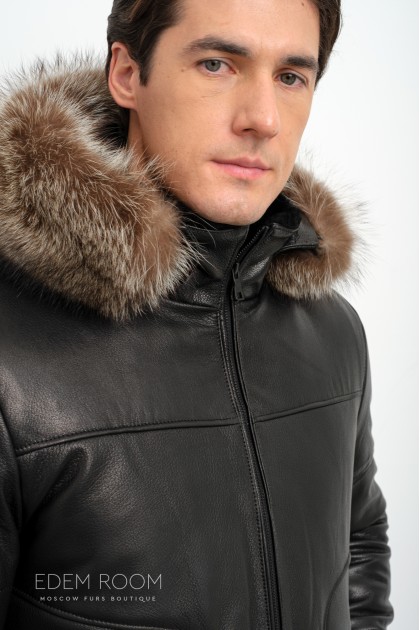 Утеплённая кожаная куртка с капюшоном