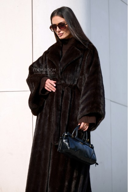 удлинённая шуба с поясом