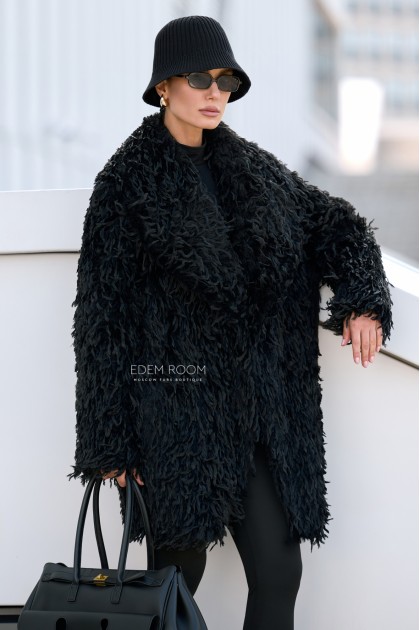 чёрная шуба из эко страуса