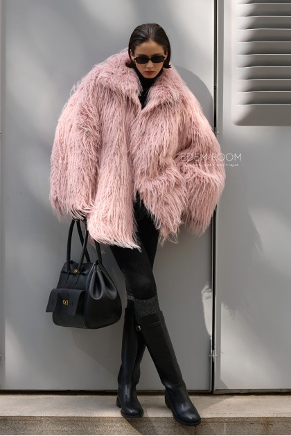 стильная шуба из эко меха под страуса