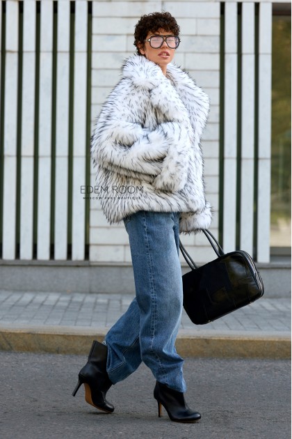 модная шуба из эко меха под енот