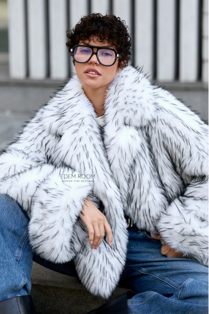 модная шуба из эко меха под енот