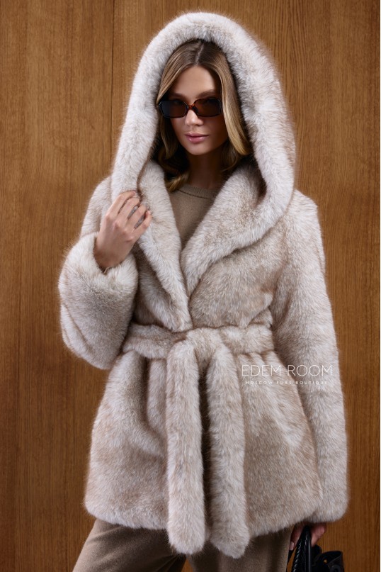 полушубок с капюшоном из эко меха