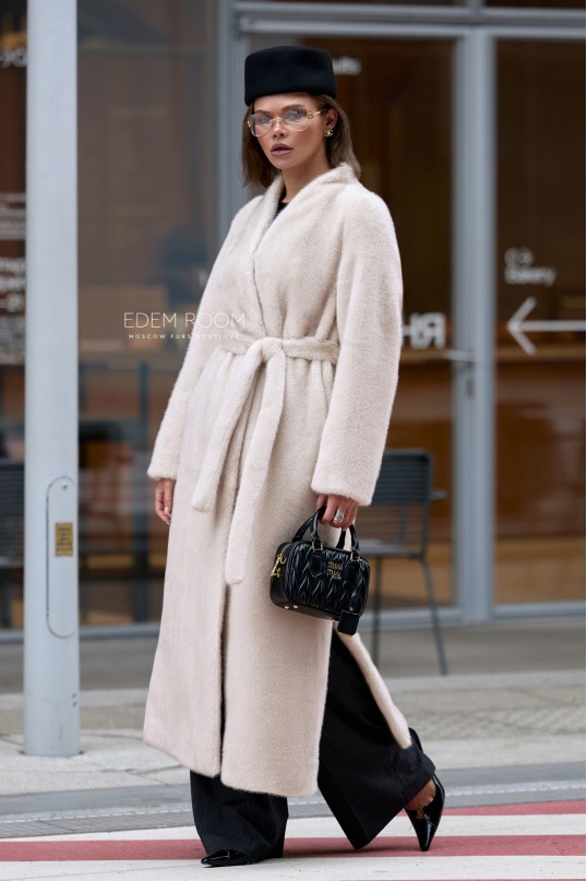 светлая шуба из из искусственной норки