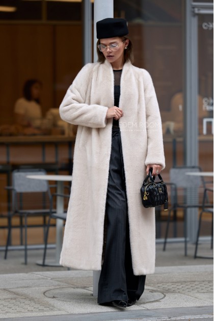 светлая шуба из из искусственной норки