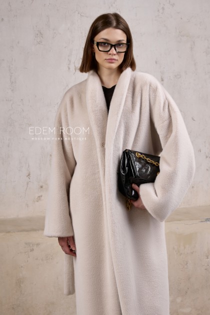 Белая шуба из эко меха под норку