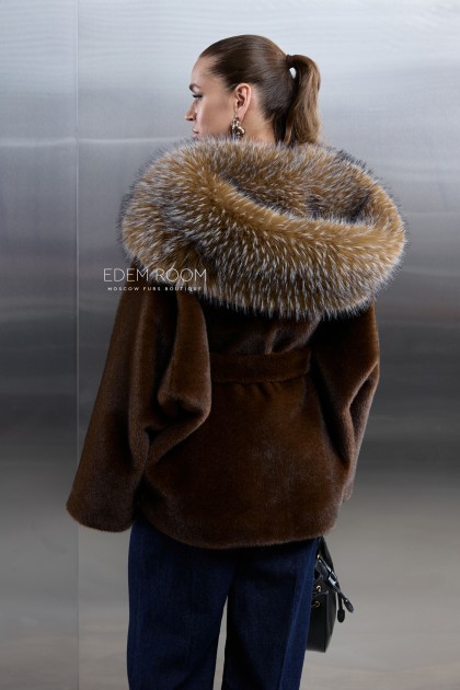 полушубок из эко меха с капюшоном