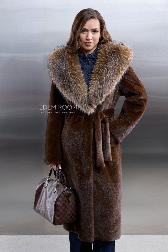 шуба под пояс из с капюшоном их искусственного меха