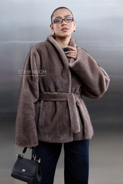  шубка из эко меха с воротником шаль