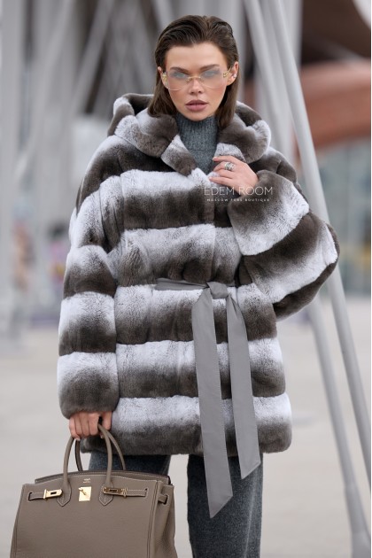 полушубок из кролика рекс с капюшоном