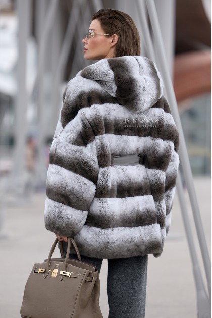полушубок из кролика рекс с капюшоном