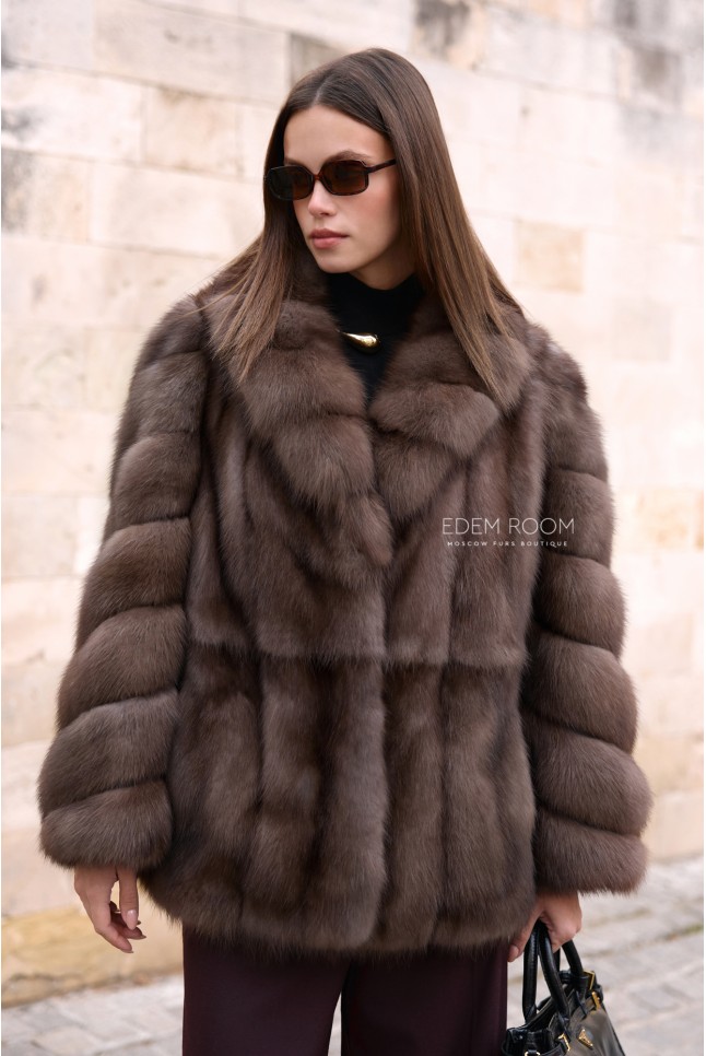 короткая шуба из куницы
