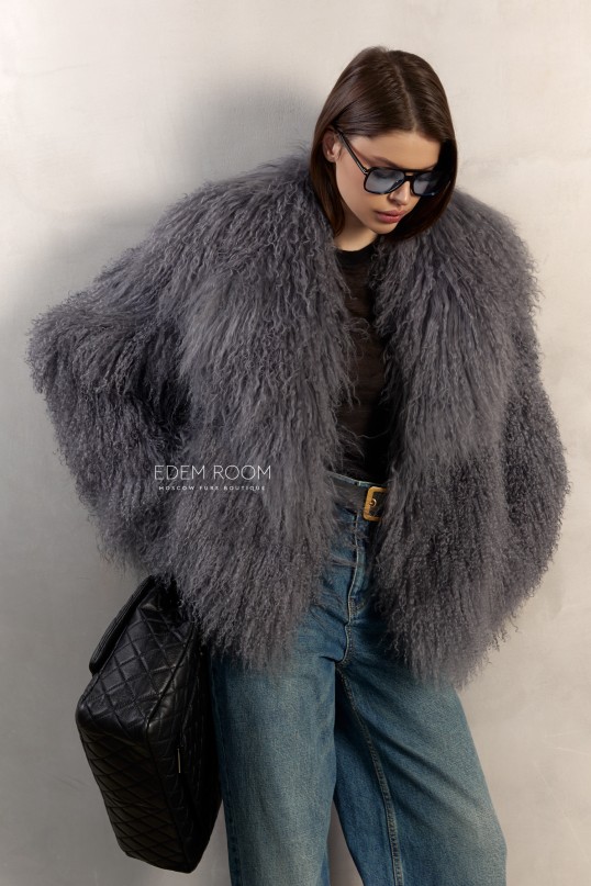  шубка из ламы  с английским воротником