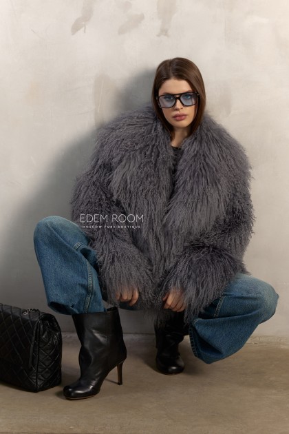  шубка из ламы  с английским воротником