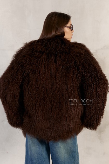 коричневая шубка из ламы