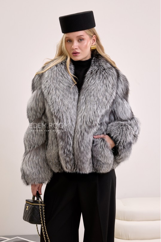 короткая шуба из чернобурой лисы