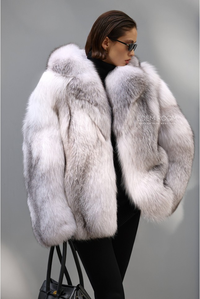 шуба из белой арктической лисы