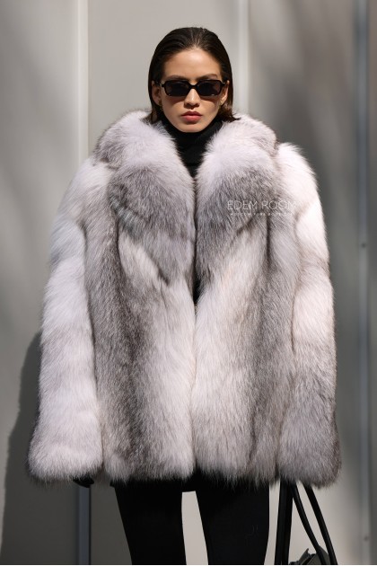шуба из белой арктической лисы