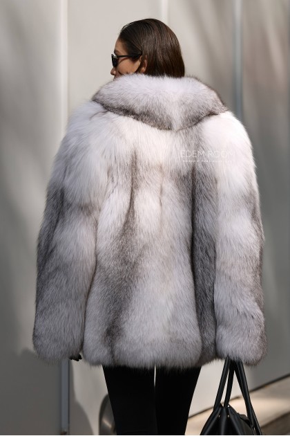 шуба из белой арктической лисы