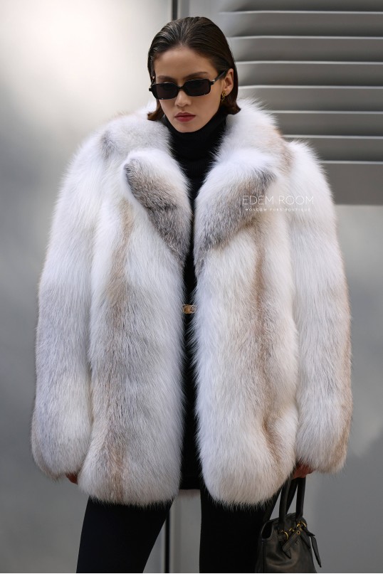 короткая шуба из золотой лисы