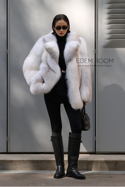 короткая шуба из золотой лисы