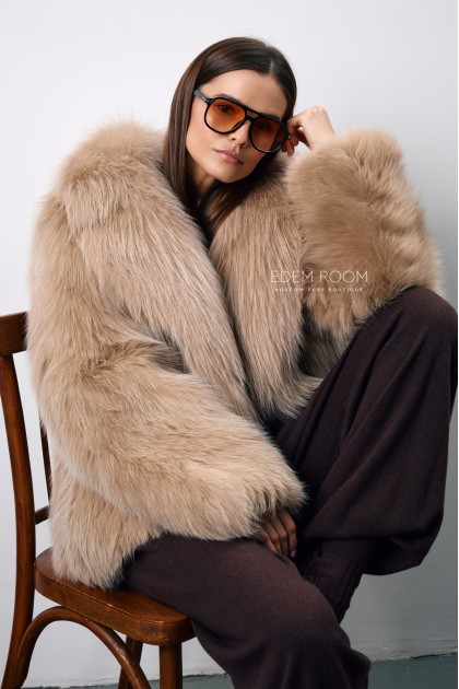 короткая шуба из лисы в росшив