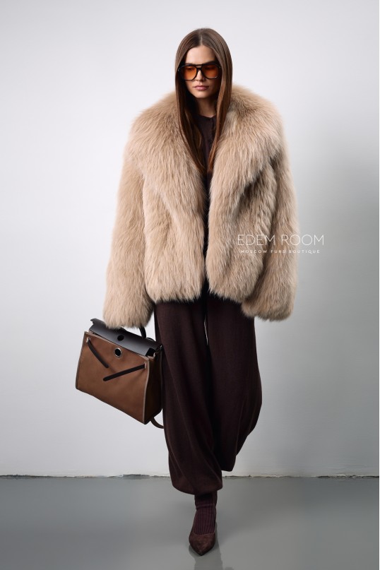 короткая шуба из лисы в росшив