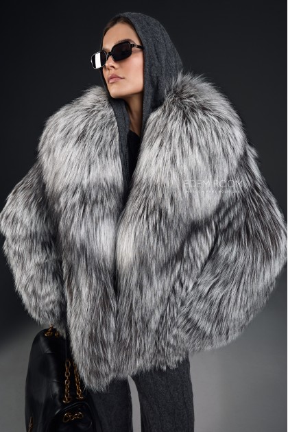 шубa из лисы