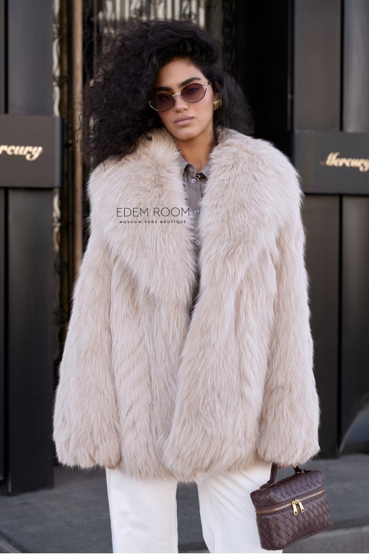 шуба в росшив из меха лисы