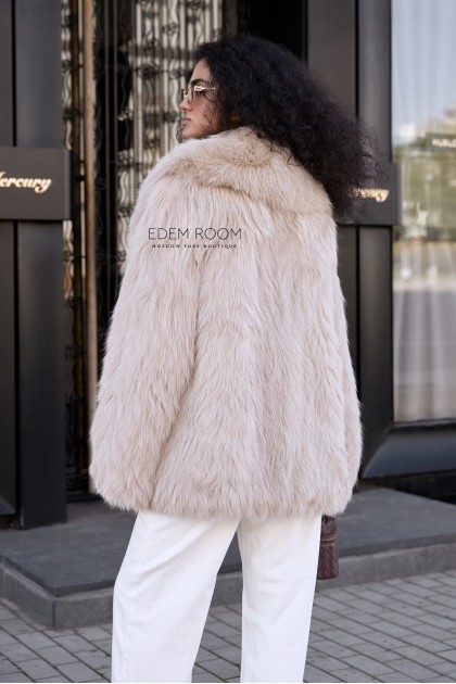 шуба в росшив из меха лисы