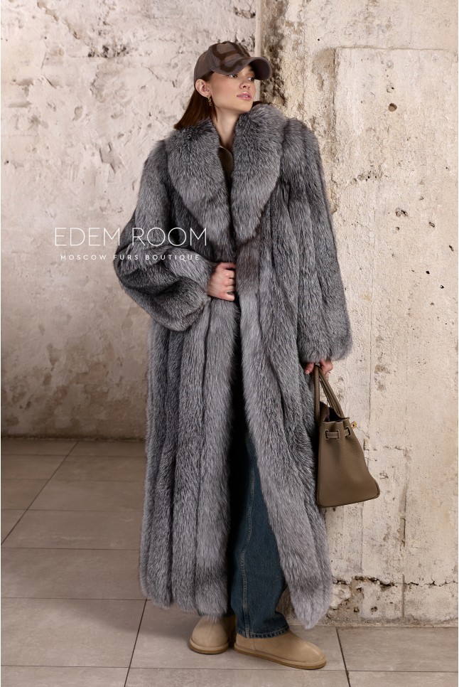 удлиненная шуба из лисы