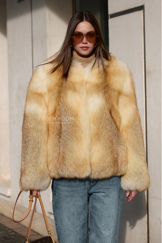 короткая шуба из лисы без воротника