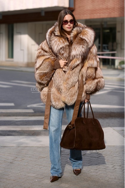 шуба пончо из лисы с капюшоном