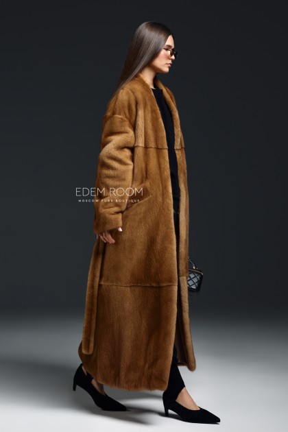 длинная норковая шуба в золотом цвета