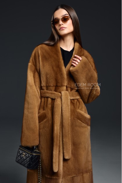 длинная норковая шуба в золотом цвета