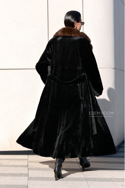 шуба из щипаной норки с куницей  шуба из щипаной норки с куницей