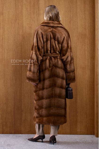 длинная шуба из норки под пояс