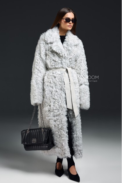 белая шуба из меха - тиградо