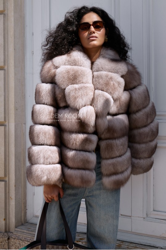 короткая шуба из меха песца