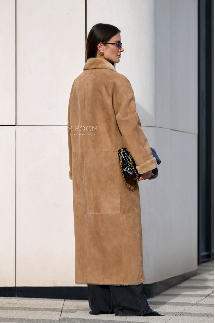 удлинённая дублёнка на пуговицах