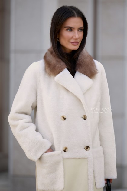 светлая дублёнка без капюшона