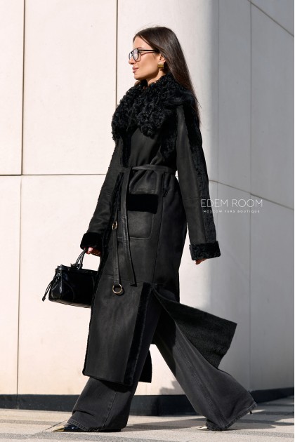 чёрная дублёнка с меховым воротником