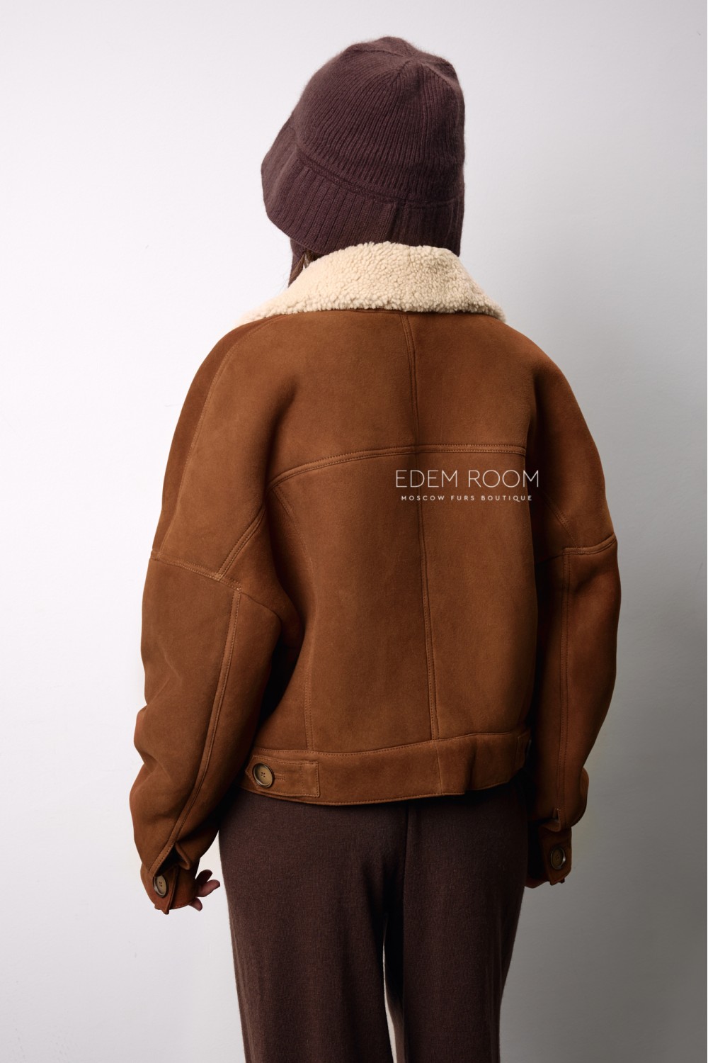 стильная короткая дублёнка