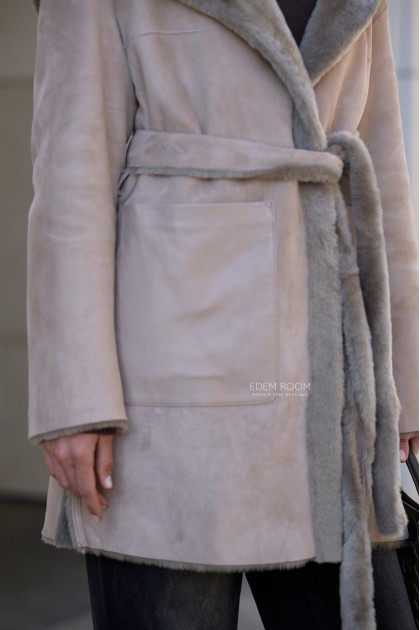 укороченная дублёнка с капюшоном