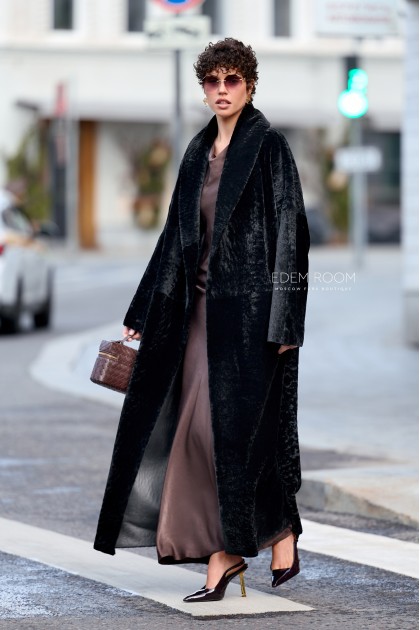 удлиненная дублёнка на запах